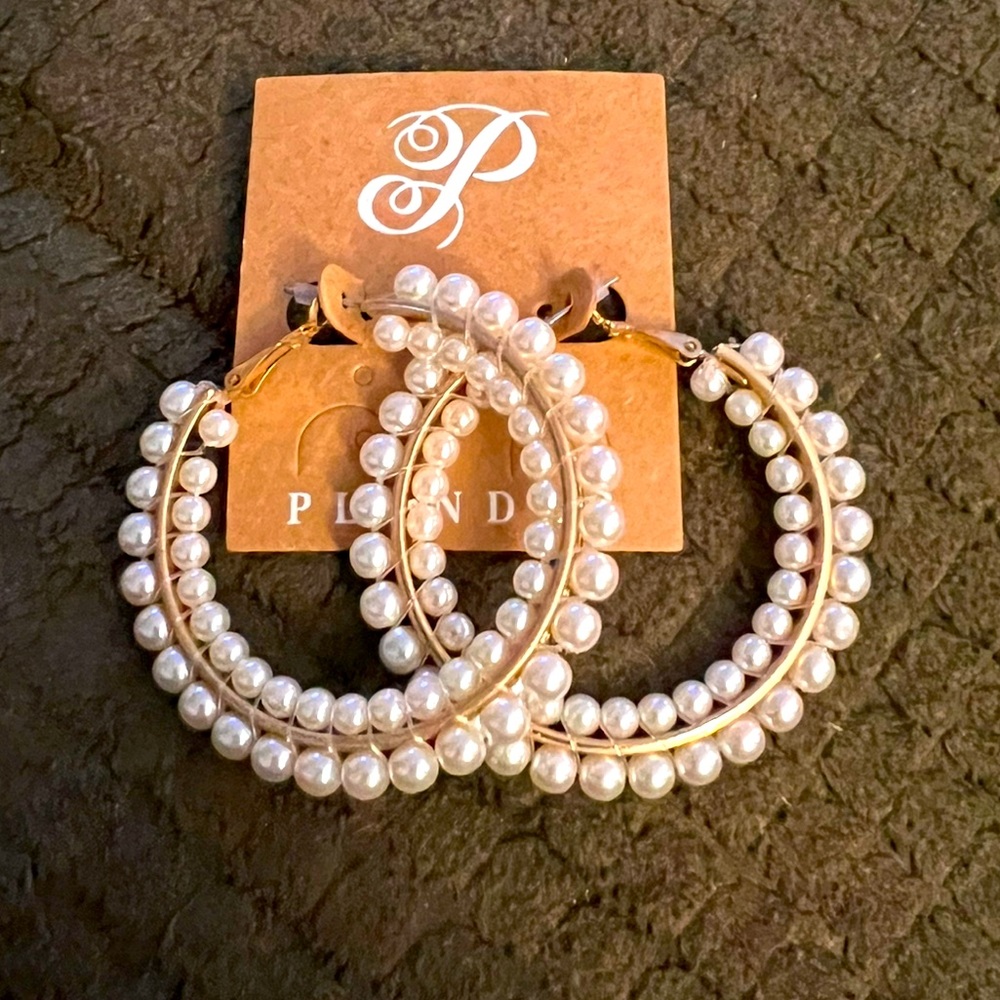 Plunder Design pearl hoop earrings NWT